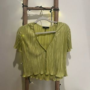 Lulus Button down accordion top M